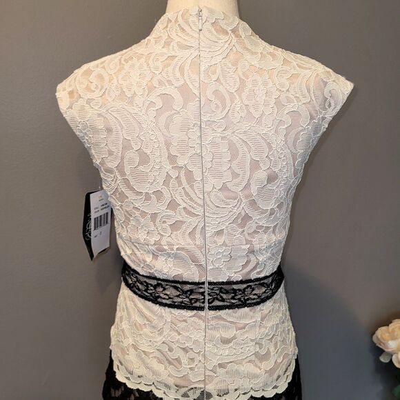 JAX Two Toned Ivory/Black Lace Fitted Dress with Lace Belt Size 2 - Picture 5 of 9
